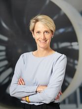 Frau Anna Dean